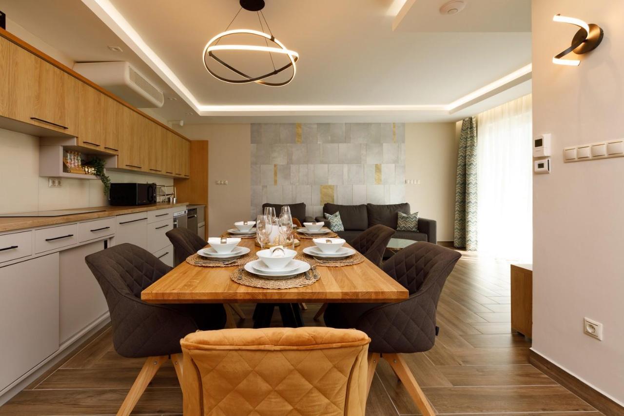 Royal Cafe Apartman Keszthely Exterior photo