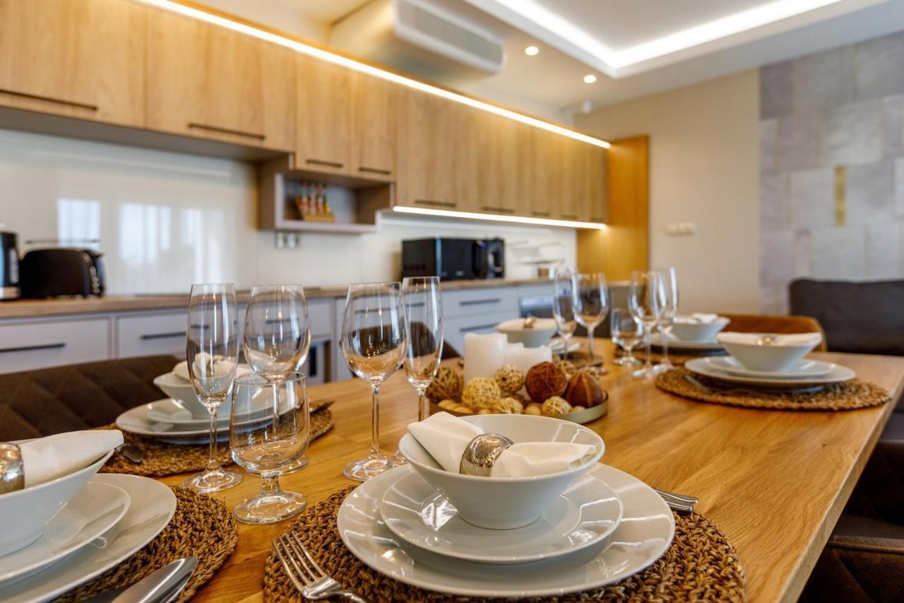 Royal Cafe Apartman Keszthely Exterior photo