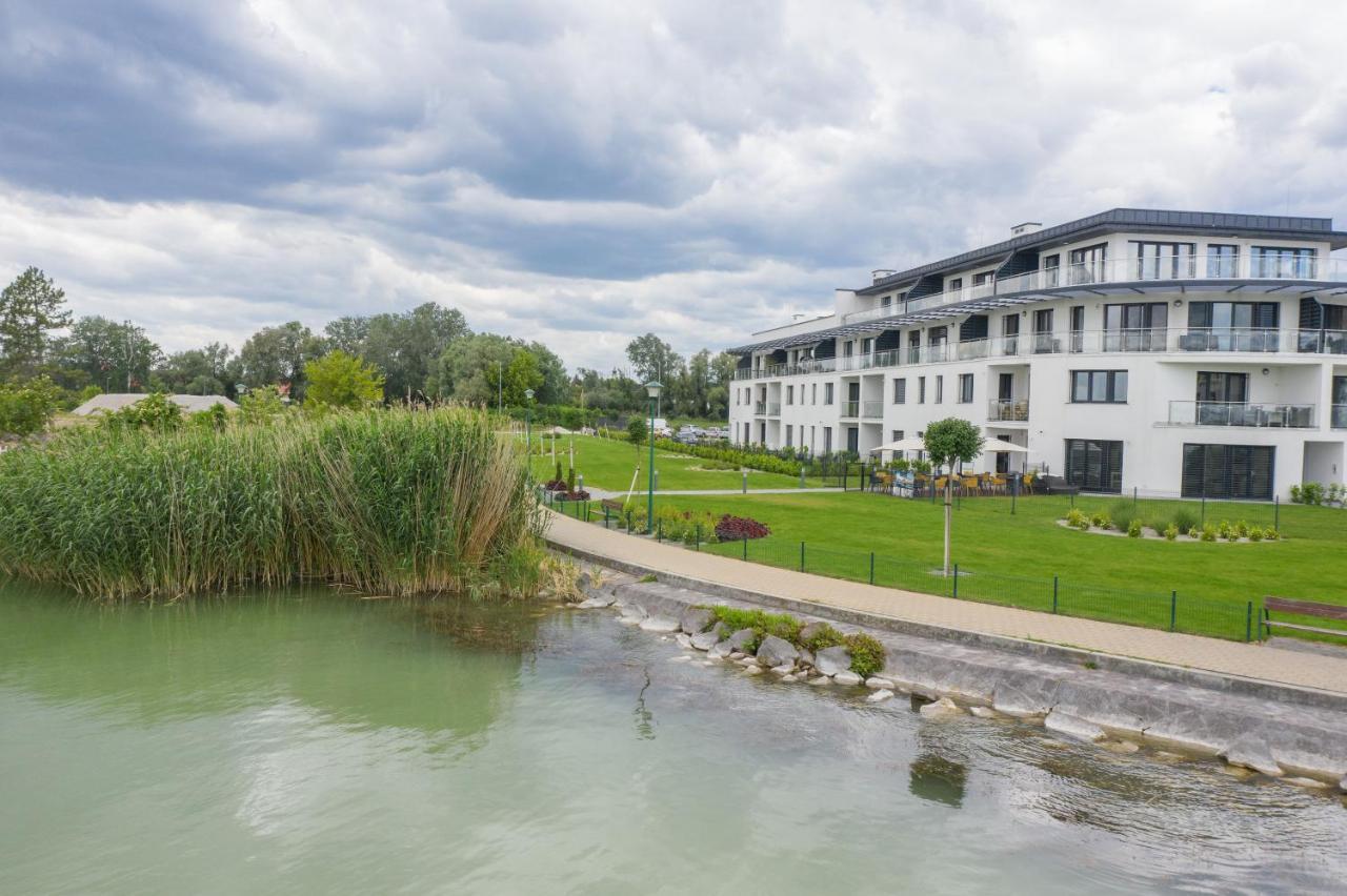 Royal Cafe Apartman Keszthely Exterior photo